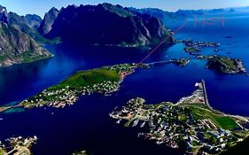 Utsiktsperle Pa Reine I Lofoten